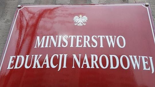 Zalecenia dla dyrektorów szkół i placówek ze stref czerwonej i żółtej Zalecenia dla dyrektorów szkół i placówek ze stref czerwonej i żółtej