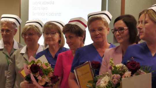 Złote czepki dla najlepszych: wyjątkowe święto pielęgniarek w Kościerzynie