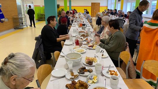 Zorganizowali śniadanie dla potrzebujących