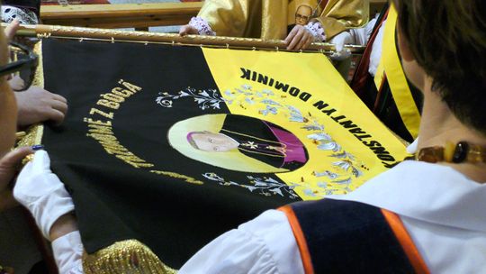 Zrzeszenie Kaszubsko-Pomorskie w Łubianie poświęciło sztandar