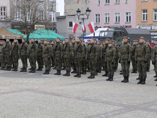 60 żołnierzy ślubowało na kościerskim rynku