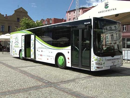 Energetyczny autobus na kościerskim rynku