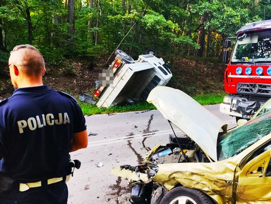 Groźny wypadek pod Kościerzyną: Policja bada okoliczności zderzenia dwóch pojazdów