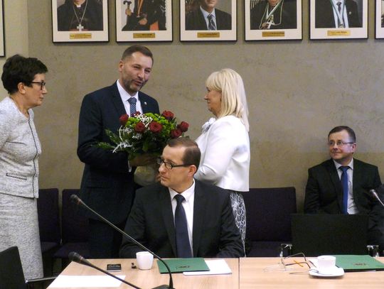 Inauguracyjna sesja Rady Miasta - wybór przewodniczącego i ślubowanie burmistrza