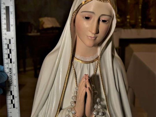 Kobieta ukradła koronę z figurki Maryi 