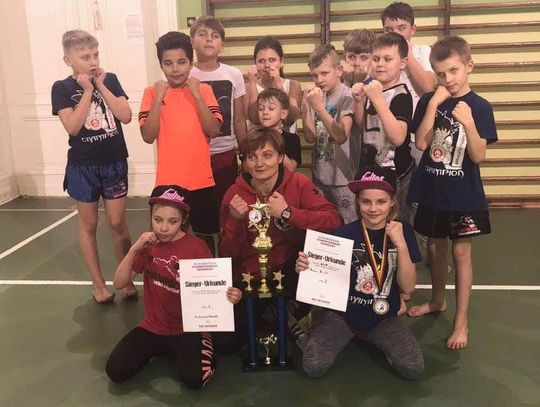 Kościerzyna. Zuzanna Barndt - 11- letnia wicemistrzyni Polski w Kickboxingu