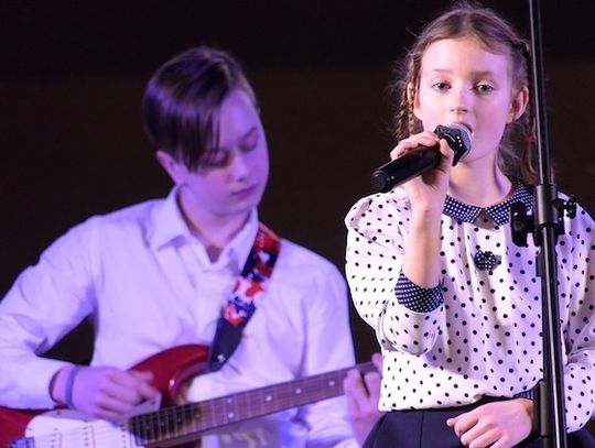 Młode talenty wokalne zaprezentowały się podczas XI edycji Powiatowego Przeglądu Piosenki Obcojęzycznej
