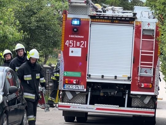 Niebezpieczny pożar elewacji budynku