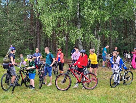 Rajd rowerowy z harcerzami: Przygoda w deszczu i zabawa dla wszystkich