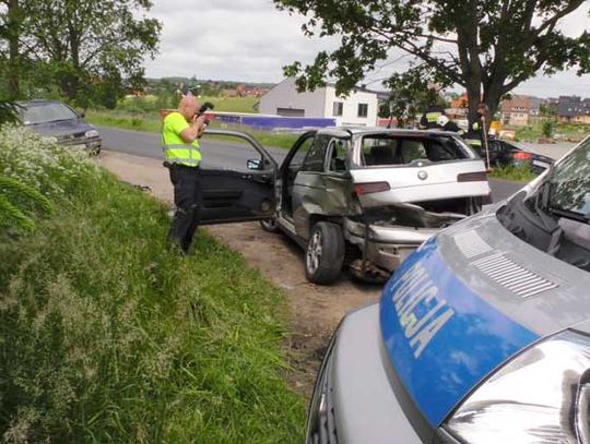 Skorzewo. Ciężarna kobieta i troje dzieci ranni w wypadku