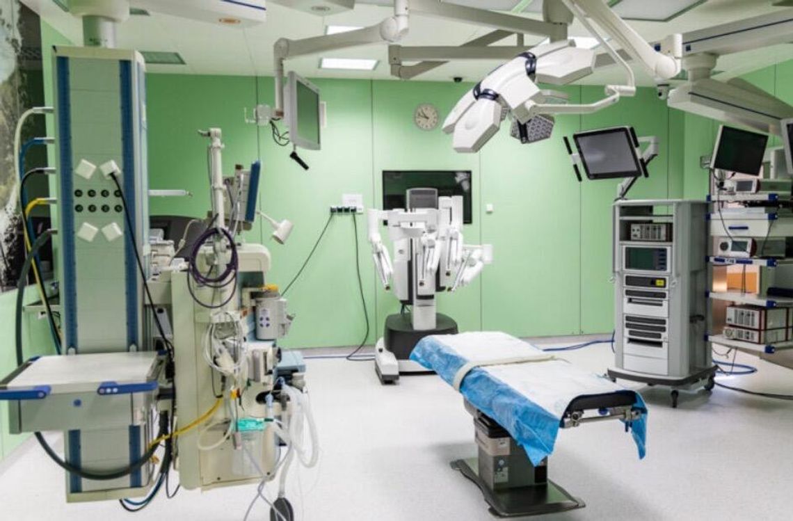 10 mln zł dla szpitala w Kościerzynie – robot chirurgiczny już wkrótce na oddziale szpitalnym