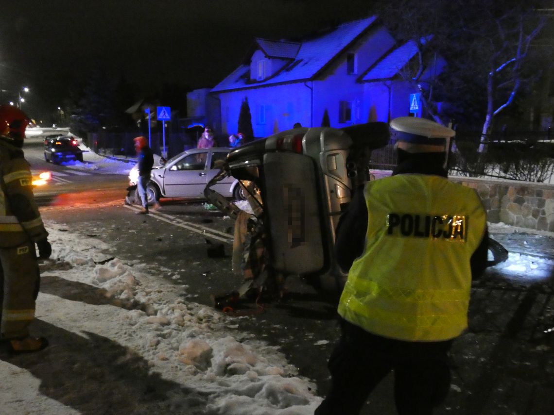 19-letni kierujący mercedesem nie ustąpił pierwszeństwa przejazdu kierującemu