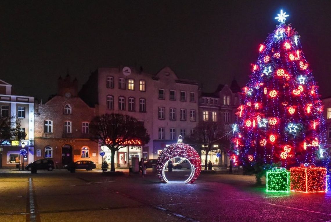 Kościerzyna.Mężczyzna zniszczył bombkę świąteczną na rynku