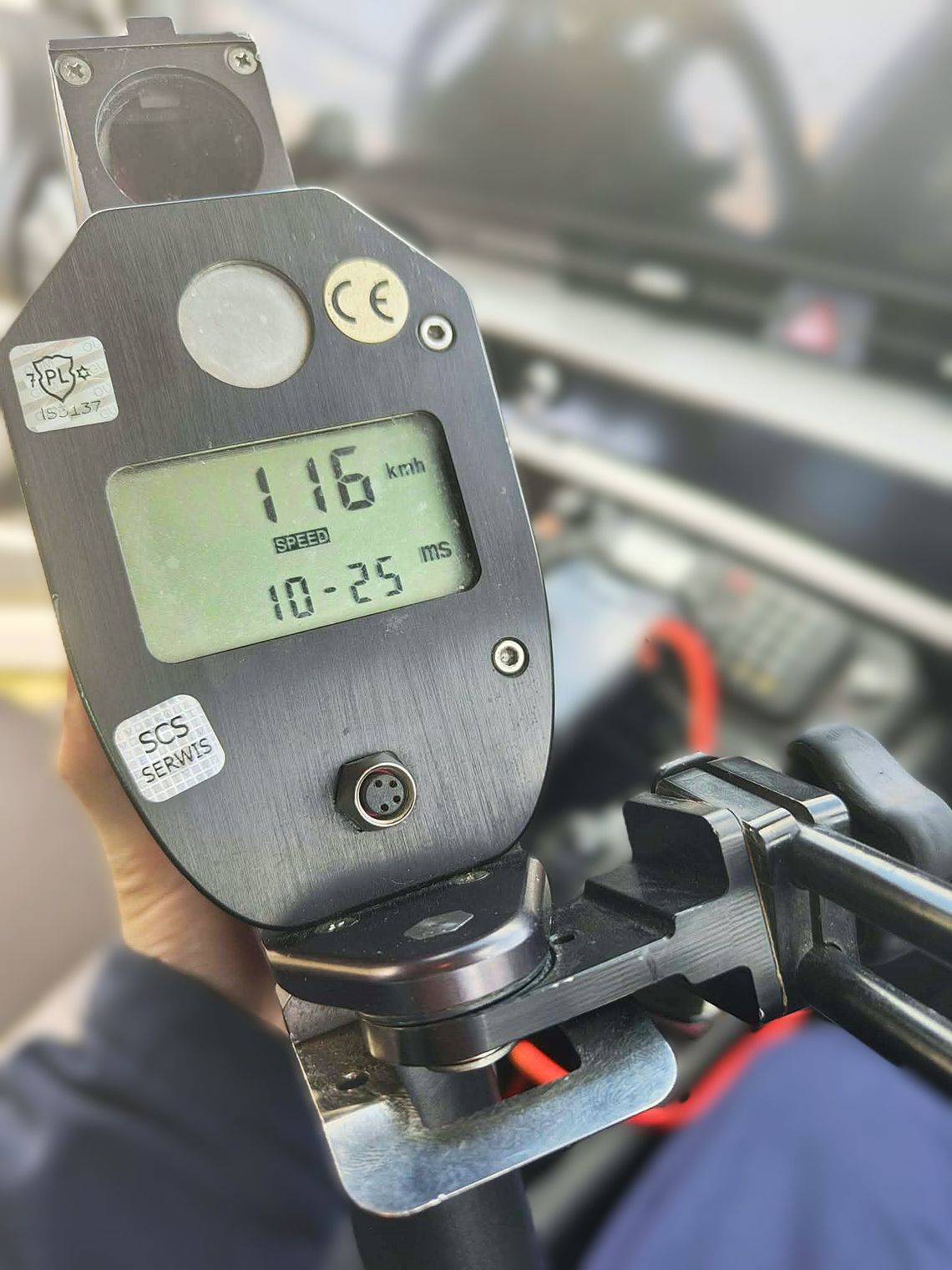 Audi pędziło przez wieś. Rekordowy mandat dla młodego kierowcy