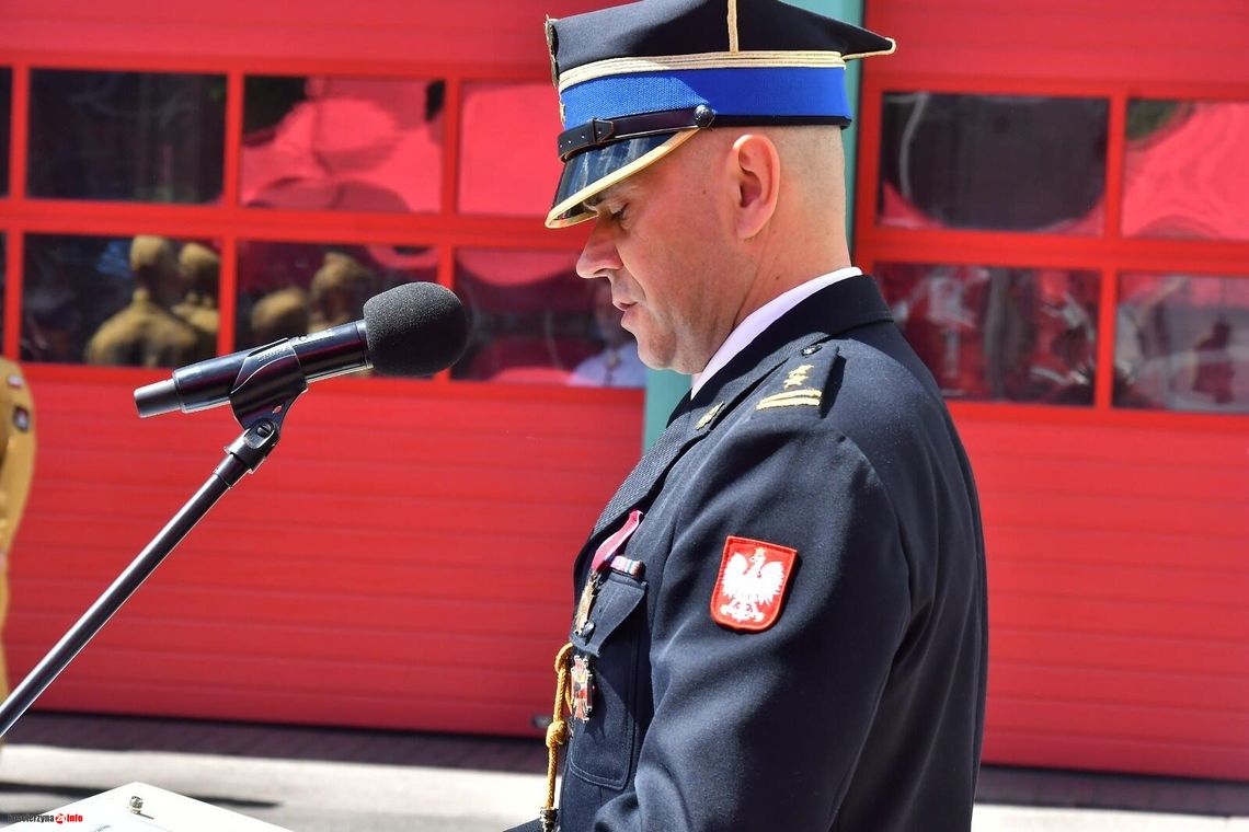 Awanse i odznaczenia dla strażaków z Kościerzyny