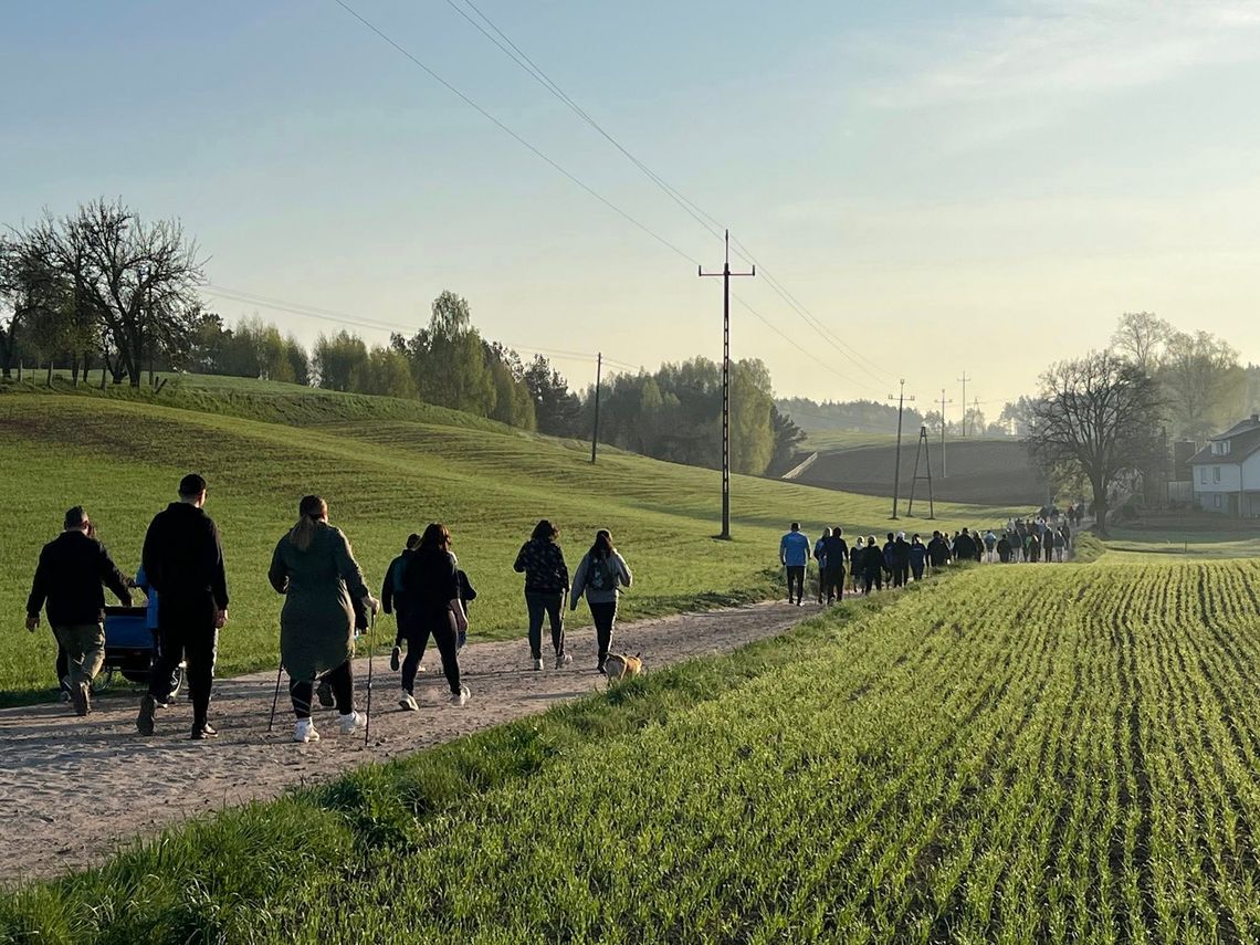 Bieg do Pustego Grobu w Skorzewie: ponad 150 osób pobiegło z przesłaniem