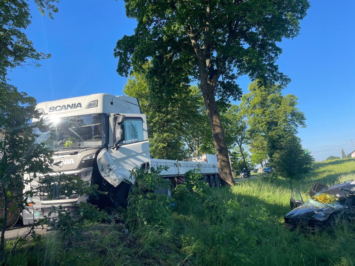 Czołówka Scanii ze Skodą. Kierowca w szpitalu