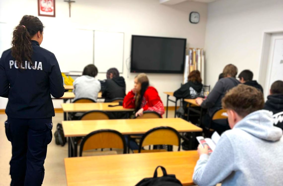 Czy nastolatek odpowiada za hejt? Ważne spotkanie z policją w Kościerzynie