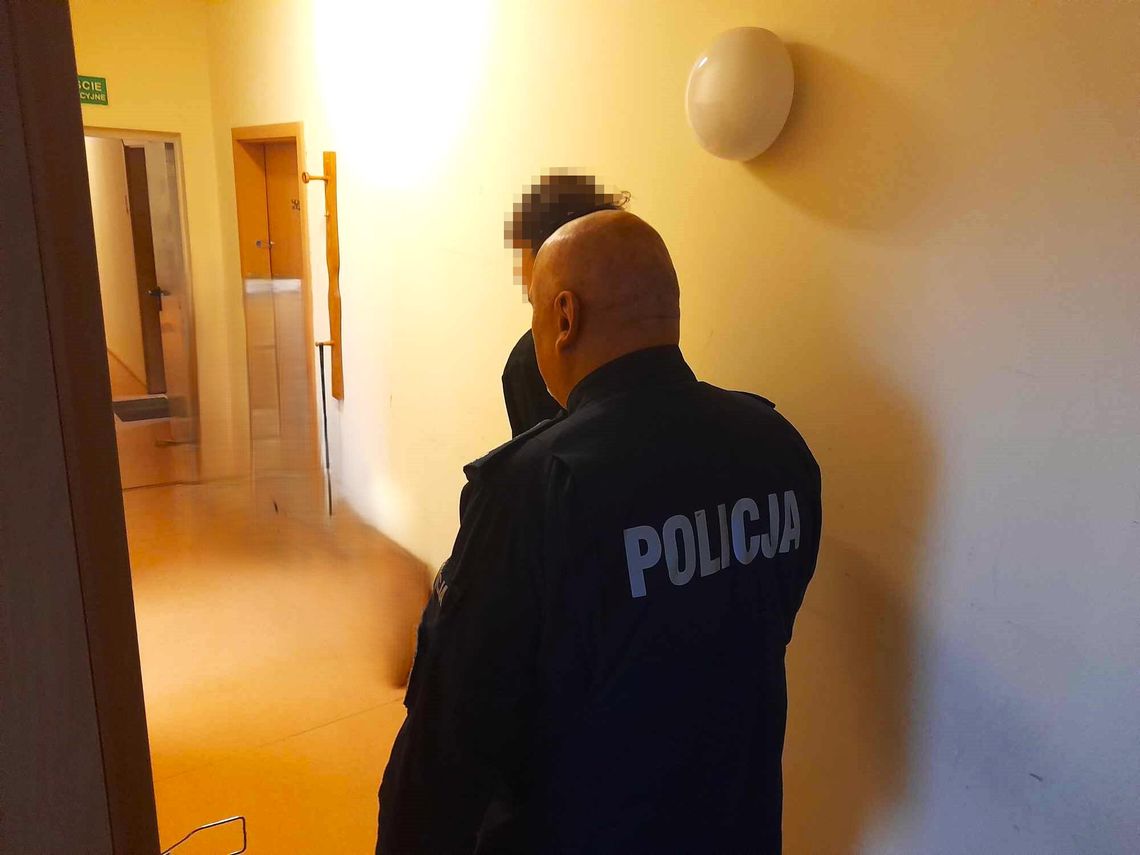 Dramat rodzinny w Kościerzynie: 18-latek znęcał się nad najbliższymi