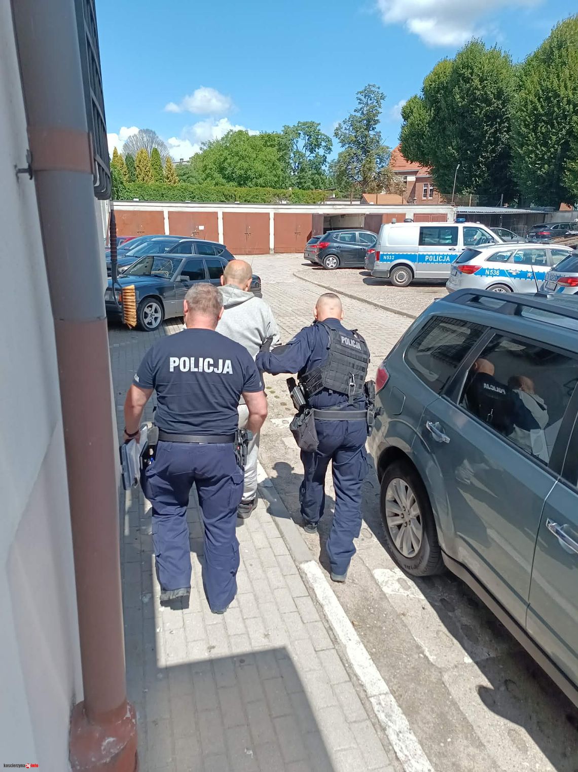 Kościerscy policjanci zatrzymali dwóch poszukiwanych. Obaj trafili do aresztu Kościerscy policjanci zatrzymali dwóch poszukiwanych. Obaj trafili do aresztu