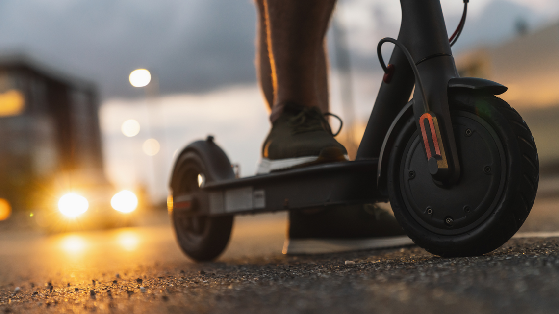 Kościerzyna: Ukradli akumulatory z hulajnóg – grozi im 10 lat więzienia!