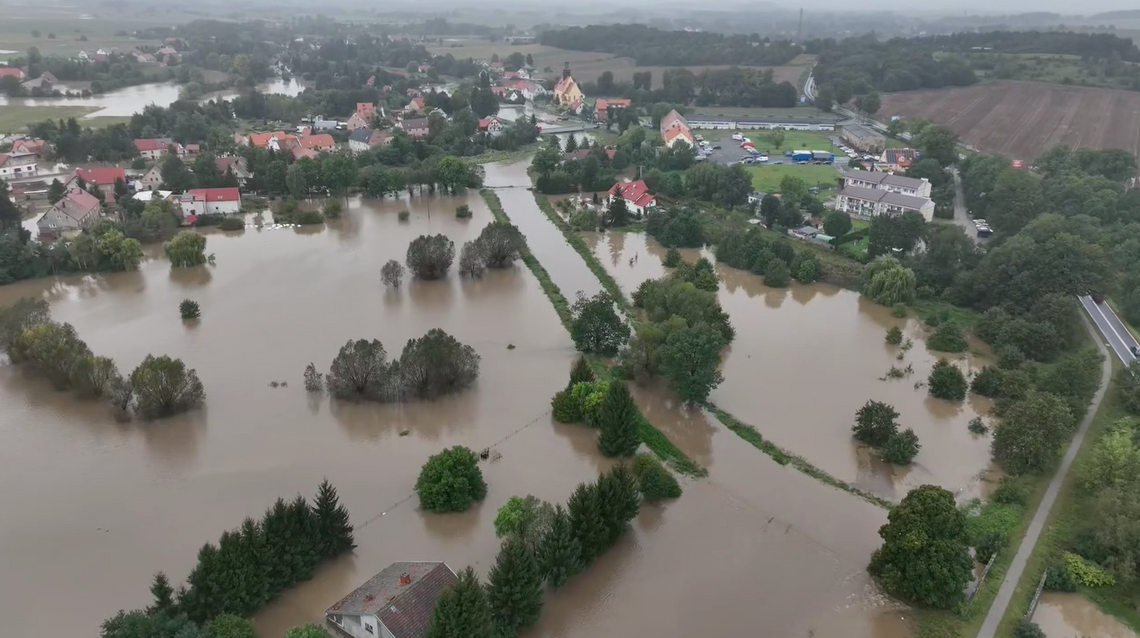 Mieszkańcy regionu solidarni z powodzianami - ruszają zbiórki darów