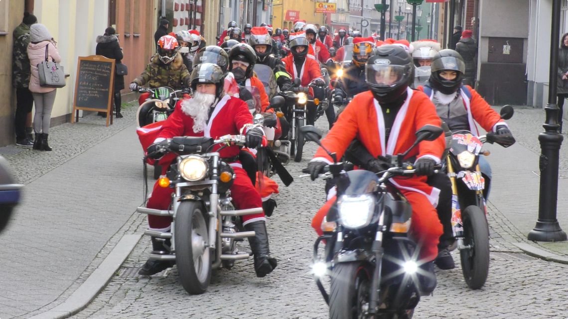 Mikołaje na motorach odwiedzili Kościerzynę