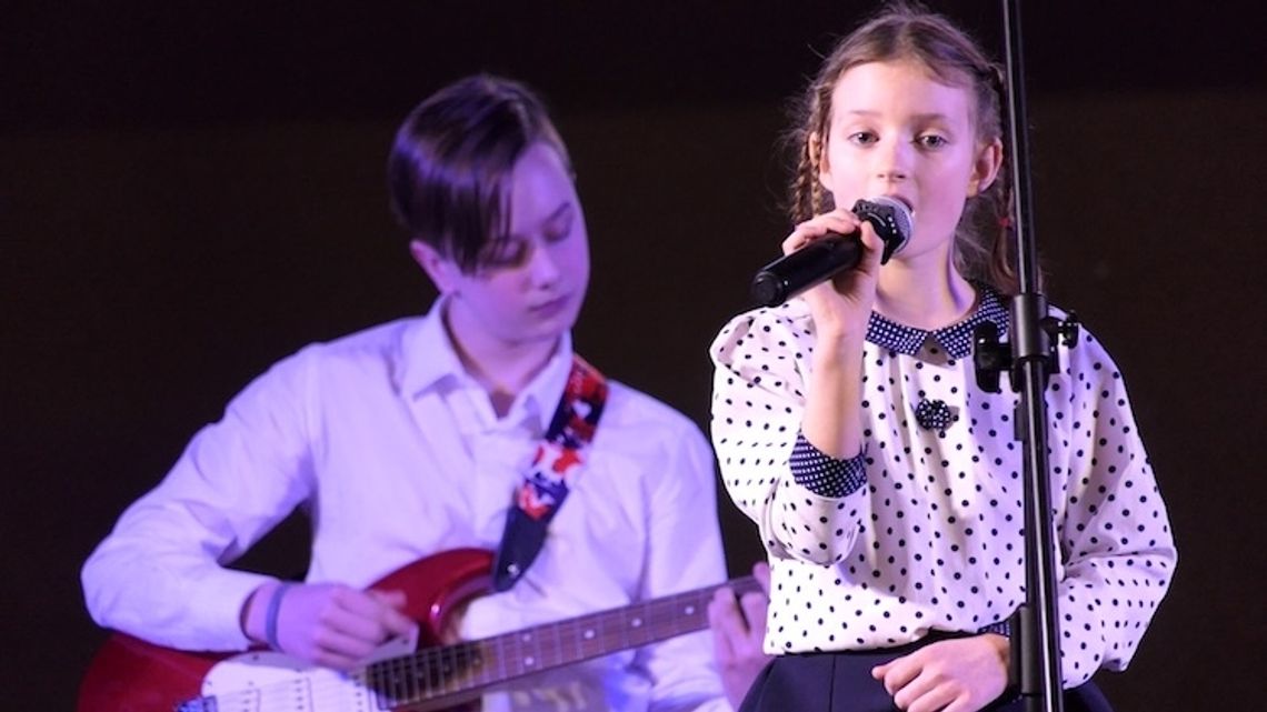 Młode talenty wokalne zaprezentowały się podczas XI edycji Powiatowego Przeglądu Piosenki Obcojęzycznej
