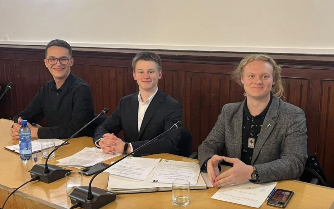 Młodzieżowa Rada Powiatu Kościerskiego – zgłoś się i miej wpływ na przyszłość! Młodzieżowa Rada Powiatu Kościerskiego – zgłoś się i miej wpływ na przyszłość!