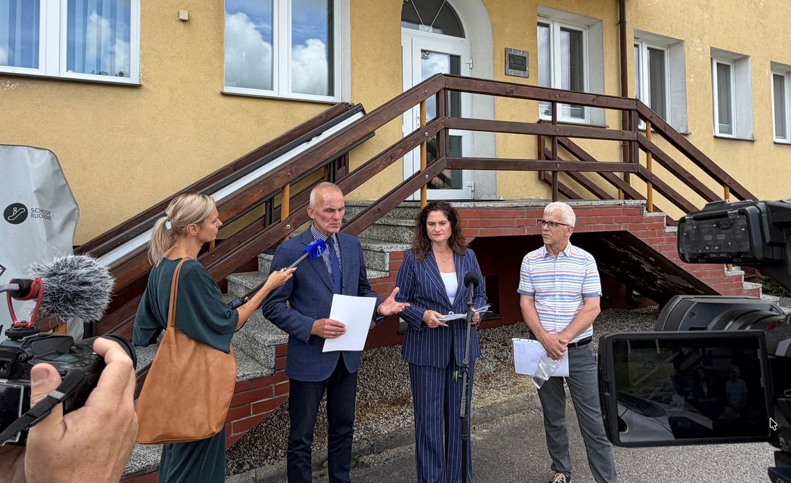 Nielegalne składowisko w Niedamowie. Mieszkańcy dostają anonimy z pogróżkami Nielegalne składowisko w Niedamowie. Mieszkańcy dostają anonimy z pogróżkami