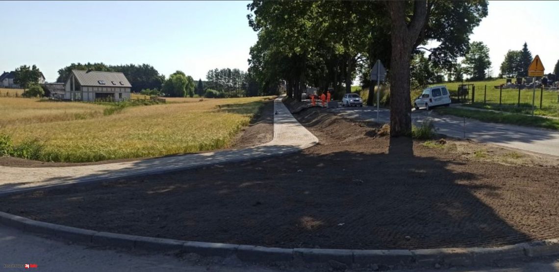 Nowa nawierzchnia na drodze do Grabowa Kościerskiego jeszcze w sierpniu tego roku Nowa nawierzchnia na drodze do Grabowa Kościerskiego jeszcze w sierpniu tego roku