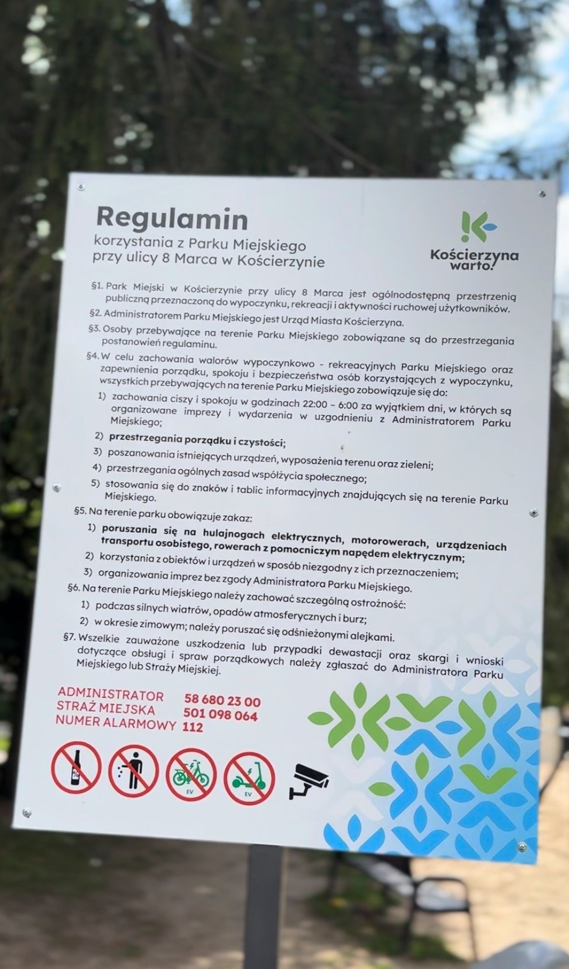 Nowe tablice w Parku Miejskim przy 8 Marca: zakaz hulajnóg i cisza nocna 22–6 Nowe tablice w Parku Miejskim przy 8 Marca: zakaz hulajnóg i cisza nocna 22–6