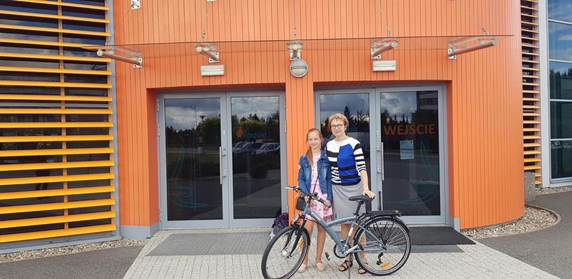 Pani Jolanta wygrała rower w loterii Aqua Centrum