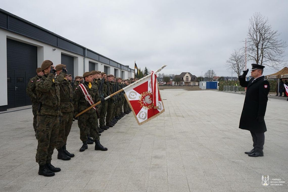 Pierwsza przysięga wojskowa w nowych koszarach w Kościerzynie! Pierwsza przysięga wojskowa w nowych koszarach w Kościerzynie!