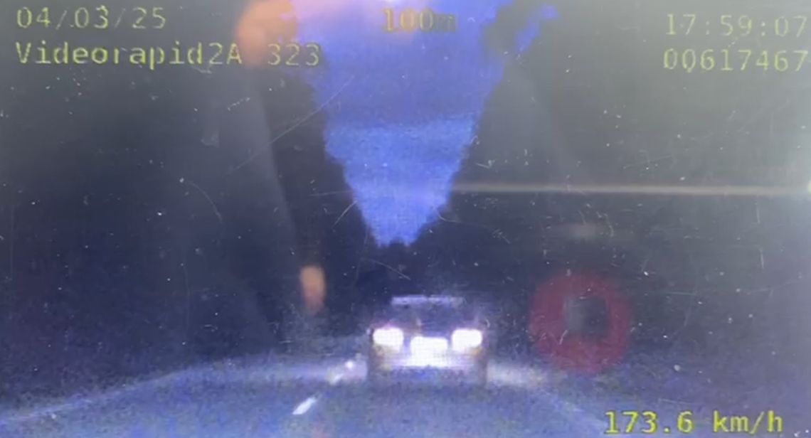 Pirat drogowy z Audi Q7 odmówił mandatu za szaleńczą jazdę pod Kościerzyną