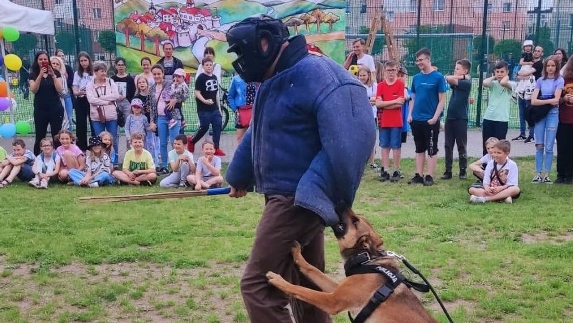 Policjanci na Dniu Dziecka