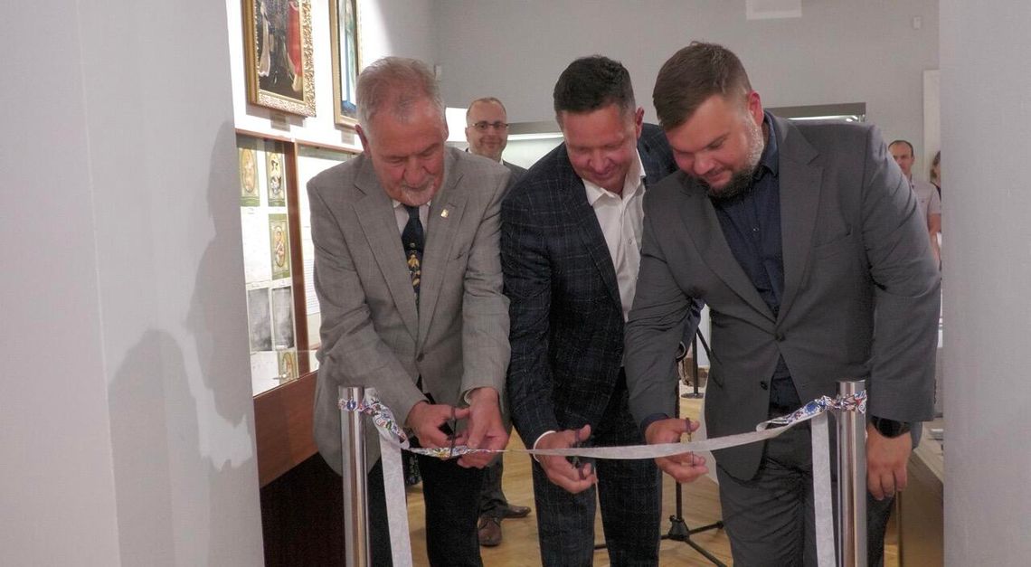 "Porcelana w kolorach Kaszub" - Niezwykła wystawa w kościerskim muzeum