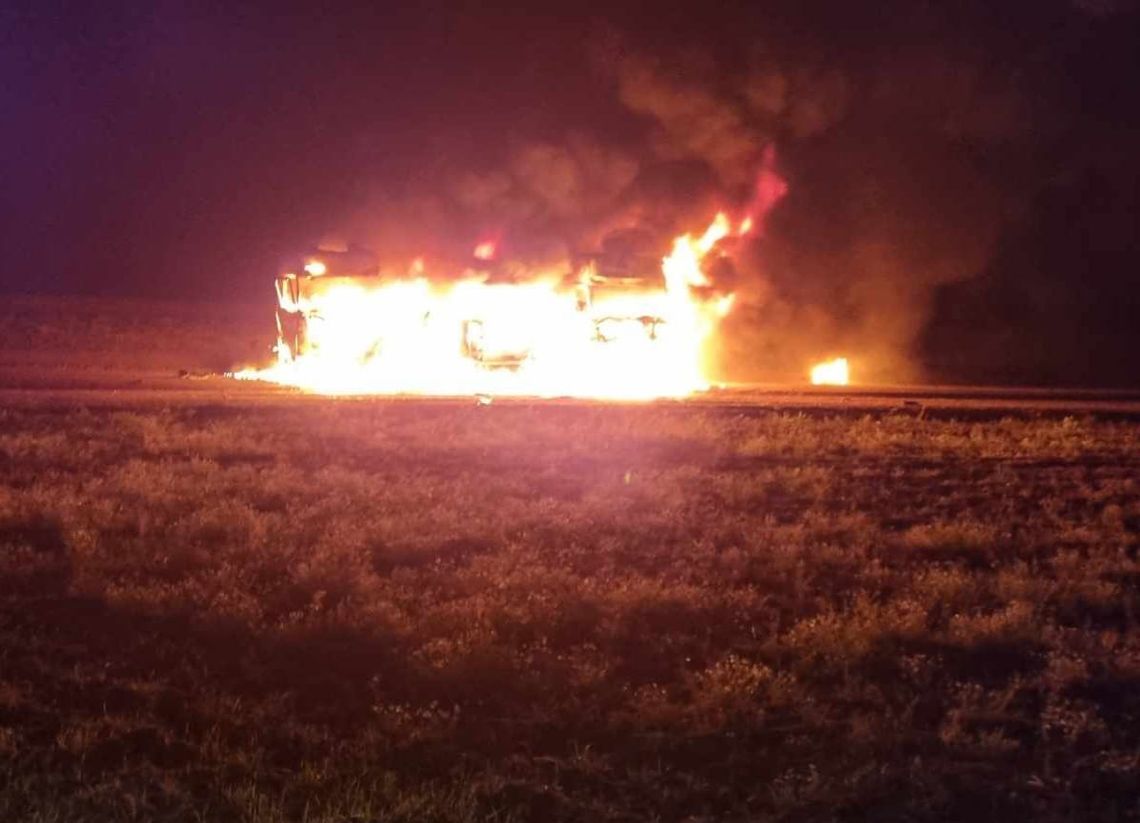 Pożar w Wysinie: Trzy ciężarówki doszczętnie spalone