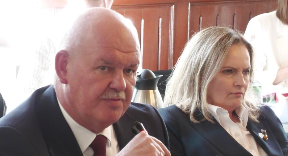 Powiat Kościerski.Sesja z emocjami: absolutorium dla Zarządu i komisja na wniosek wojewody