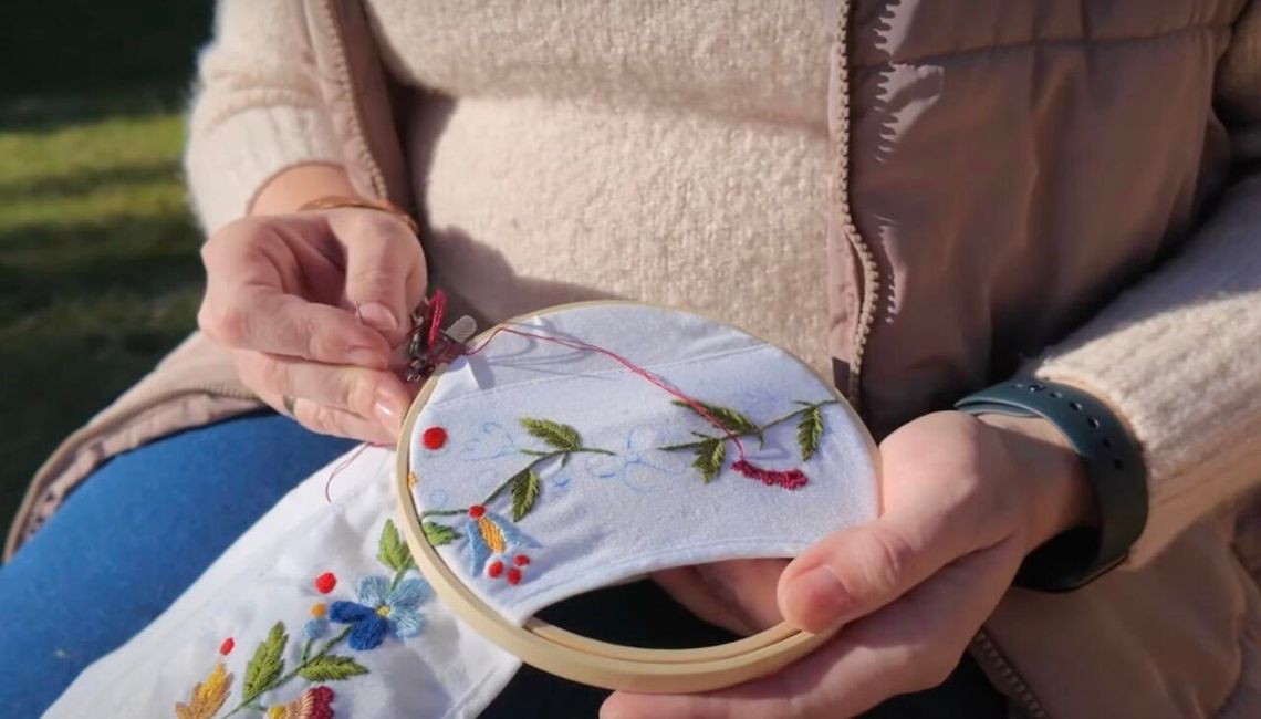 Tradycja igłą pisana — kurs kaszubskiego haftu w KDK Tradycja igłą pisana — kurs kaszubskiego haftu w KDK