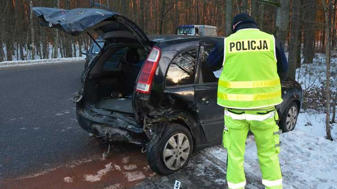 Trasa Kościerzyna-Łubiana. Trzy osoby ranne w wypadku