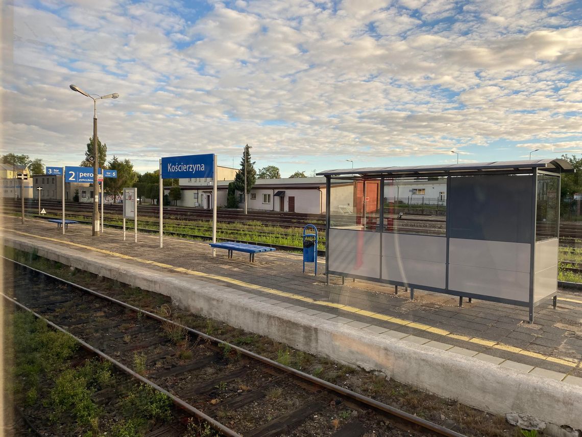 Trzy lata bez pociągów Kościerzyna–Gdańsk Osowa. Sprawdź nowe połączenia! Trzy lata bez pociągów Kościerzyna–Gdańsk Osowa. Sprawdź nowe połączenia!