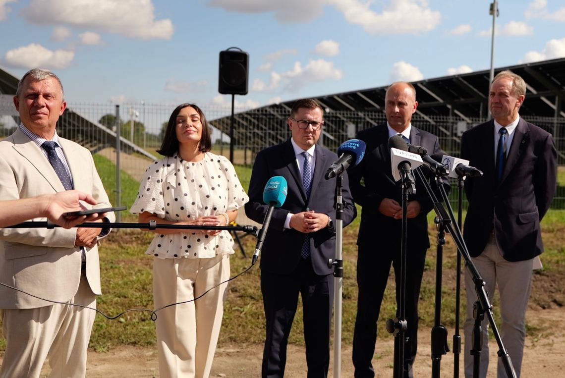 Uprawy i prąd na jednym polu — demonstracyjne centrum energetyczne w Lubaniu Uprawy i prąd na jednym polu — demonstracyjne centrum energetyczne w Lubaniu