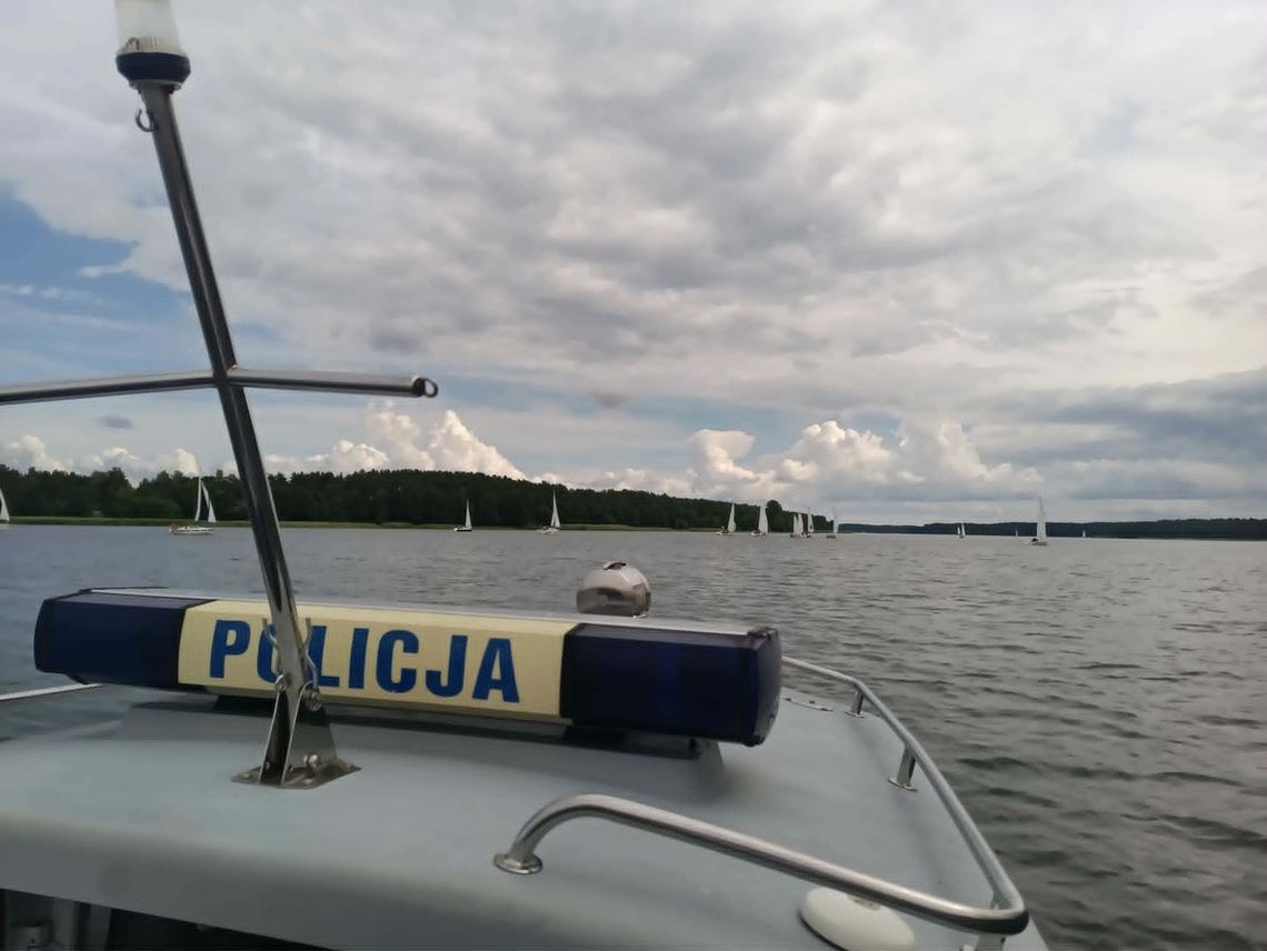 Wspólne patrole na Wdzydzach. Policjanci sprawdzali trzeźwość i patenty sterników